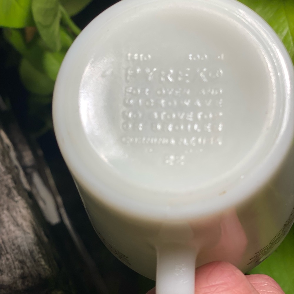 4 Pyrex Woodland Coffee Mugs - Picture 3 of 8